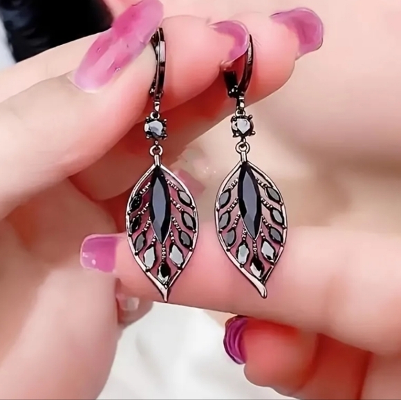 NEW Black Leaf Earrings - Picture 5 of 5